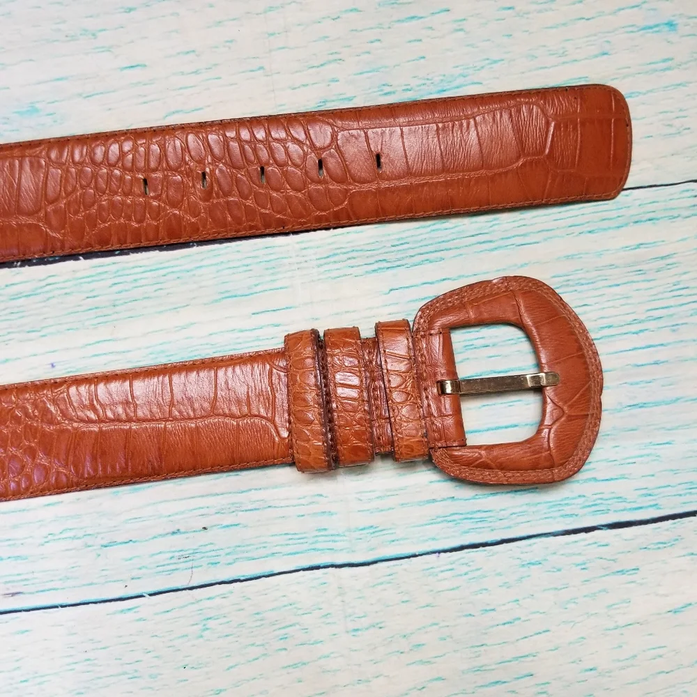Liz Clairbone embossed leather belt size L